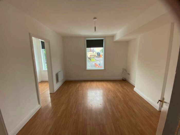 Flat To Rent In - Nottingham Road, Ilkeston, Derbyshire, DE7