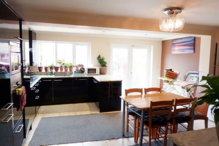 3 Bedroom Detached House To Rent In Aidans Close, Dunstable, LU6