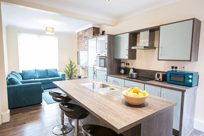 4 Bedroom Terraced House To Rent In Haworth Street, Hull, HU6