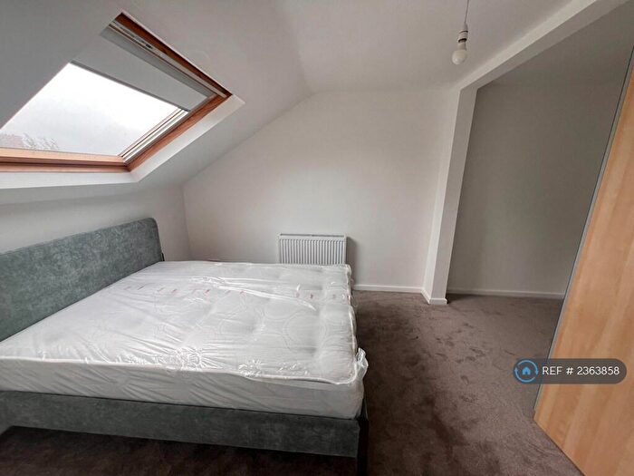 5 Bedroom Flat To Rent In Victoria Terrace, Leeds, LS3