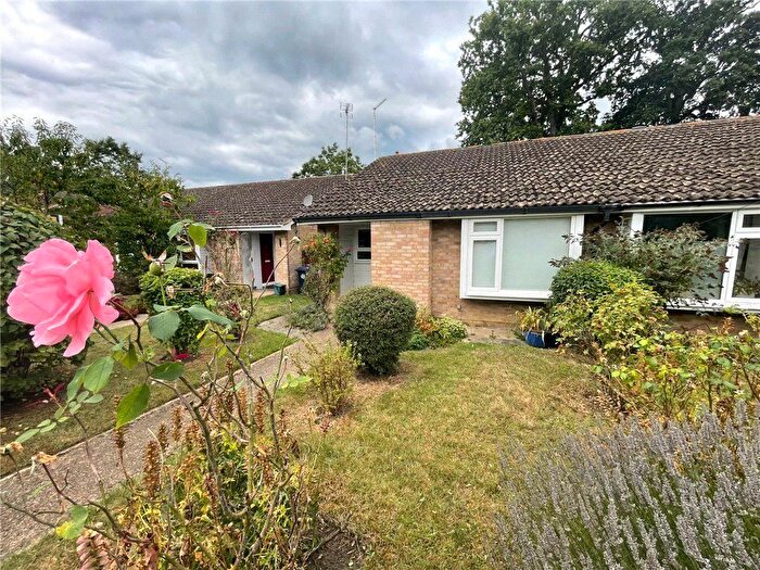 2 Bedroom Bungalow For Sale In Darvel Close, Woking, Surrey, GU21