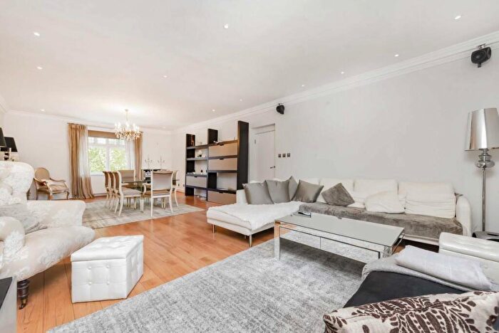 3 Bedroom Apartment To Rent In Fitzjohn's Avenue, Hampstead, NW3