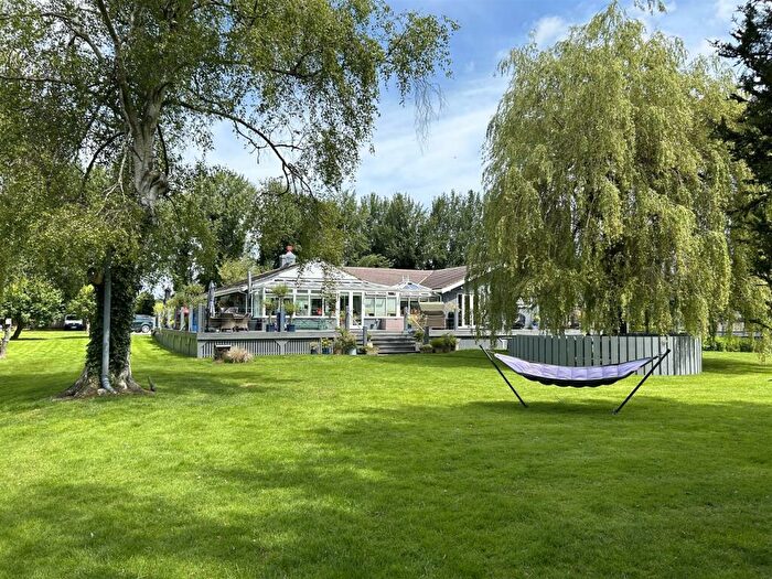 5 Bedroom Detached House For Sale In Loddon Drive, Wargrave, Reading, RG10