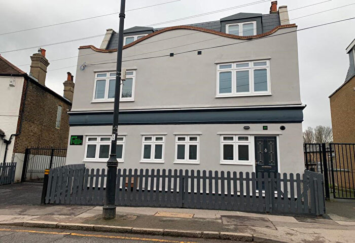 1 Bedroom Flat To Rent In Carshalton, SM5