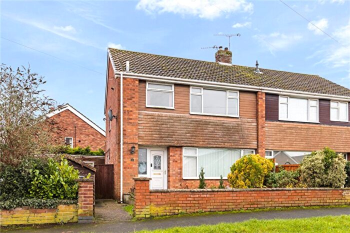 3 Bedroom Semi-Detached House For Sale In Manlake Avenue, Winterton, North Lincolnshire, DN15