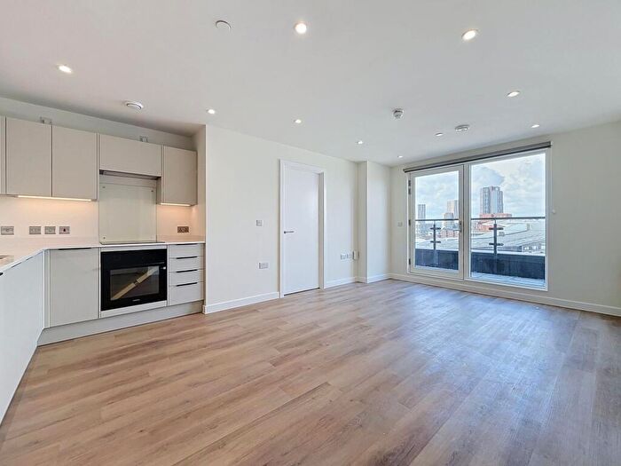 2 Bedroom Apartment To Rent In Dumballs Road, Cardiff, CF10