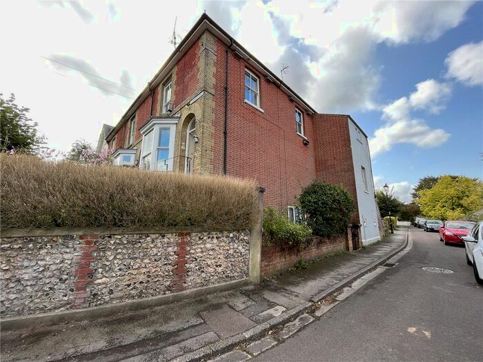 1 Bedroom Flat To Rent In Clifton Road, Winchester, Hampshire, SO22