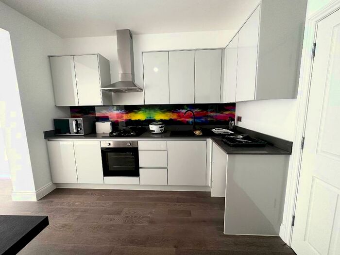 2 Bedroom Flat To Rent In Tower Road, Orpington, Kent, BR6