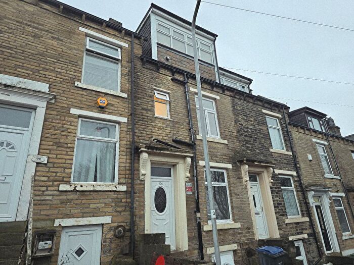 4 Bedroom Terraced House For Sale In Newlands Place, Bradford, BD3