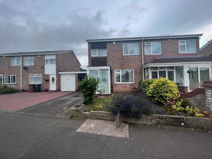 3 Bedroom House To Rent In Wardour Drive, Birmingham, B37