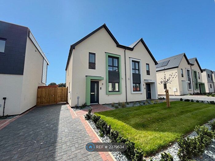 3 Bedroom Semi-Detached House To Rent In Bayley Place, Exeter, EX1