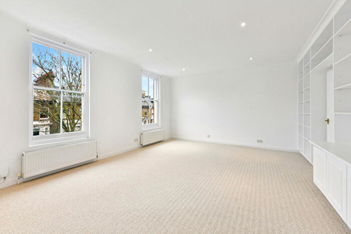 2 Bedroom Apartment For Sale In Westgate Terrace, Chelsea, SW10