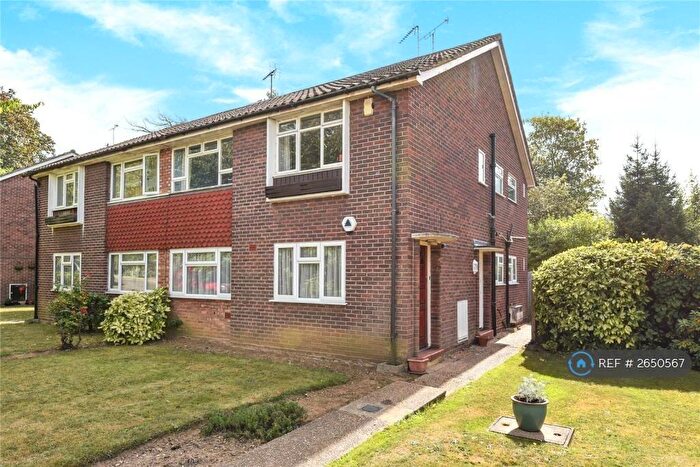 2 Bedroom Maisonette To Rent In Abbey Close, Pinner, HA5