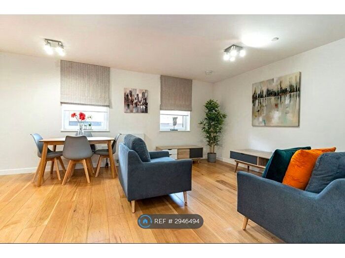 2 Bedroom Flat To Rent In Mcdonald Road, Edinburgh, EH7