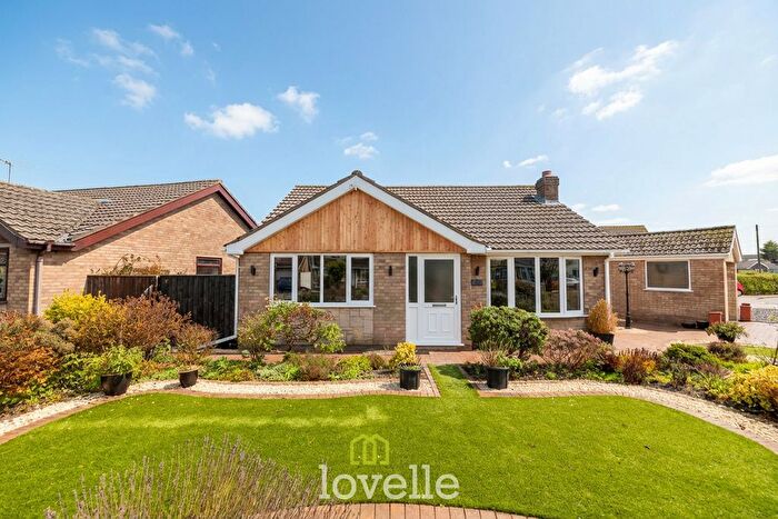 2 Bedroom Detached Bungalow For Sale In Grainsby Avenue, Holton-Le-Clay, DN36