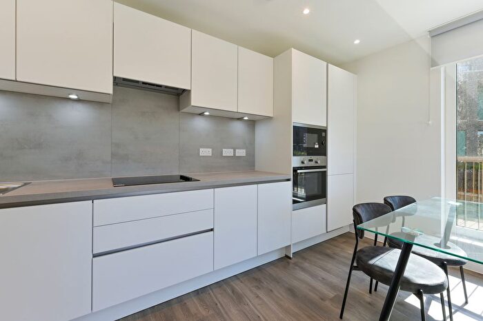 2 Bedroom Flat To Rent In Wolff House, Ridgeway Views, London, London, NW7