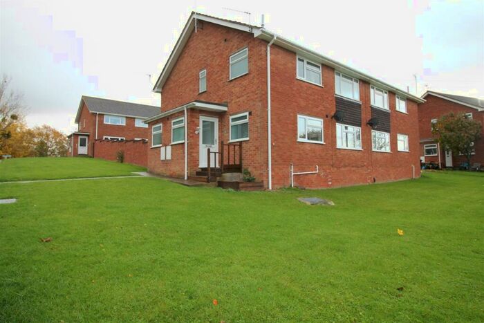 2 Bedroom Maisonette To Rent In Hendingham Close, Tuffley, Gloucester, GL4