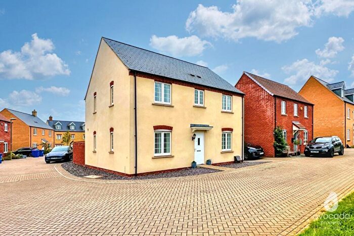 4 Bedroom Detached House For Sale In Redcar Road, Kingsmere, Bicester, OX26