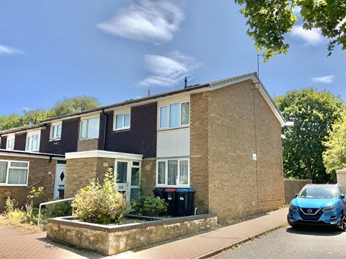 3 Bedroom End Of Terrace House For Sale In Malletts Close, Stony Stratford, Milton Keynes, MK11