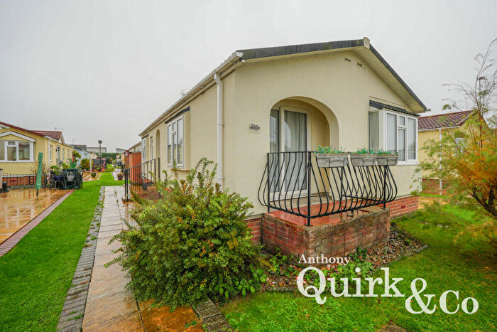 2 Bedroom Park Home For Sale In Creek Road, Canvey Island, SS8