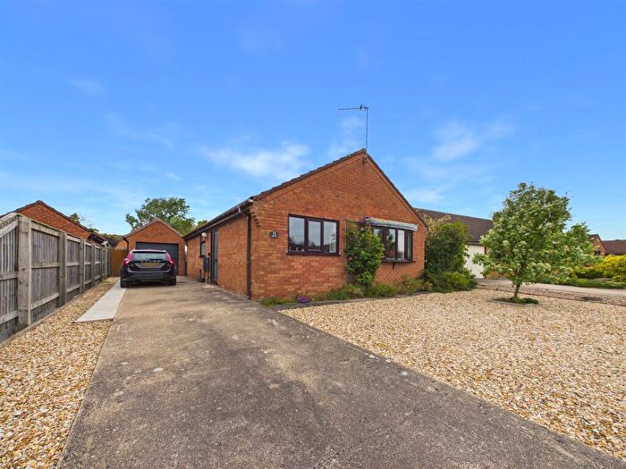 2 Bedroom Detached Bungalow For Sale In Millers Way, Alford, LN13