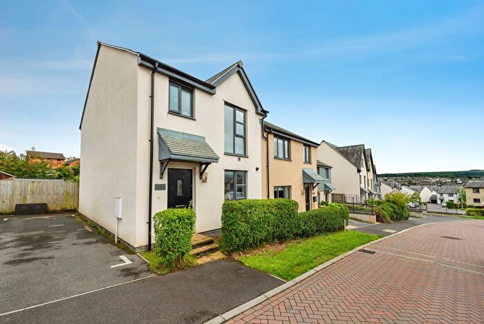 3 Bedroom Semi Detached House For Sale In Oak View Road, Wadebridge, Cornwall, PL27