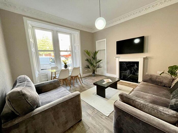2 Bedroom Flat To Rent In Arthurstone Terrace, Dundee, DD4