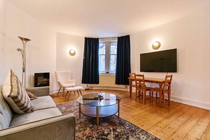 1 Bedroom Flat To Rent In Chiltern Street, Marylebone, W1U