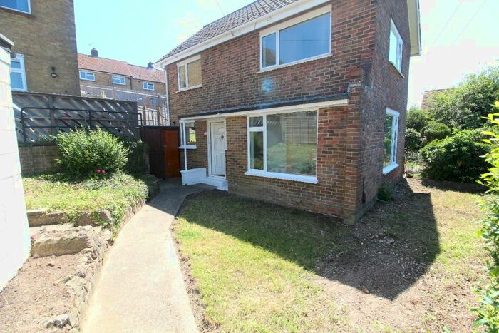 2 Bedroom Semi-Detached House To Rent In Sandhurst Avenue, Woodingdean, BN2