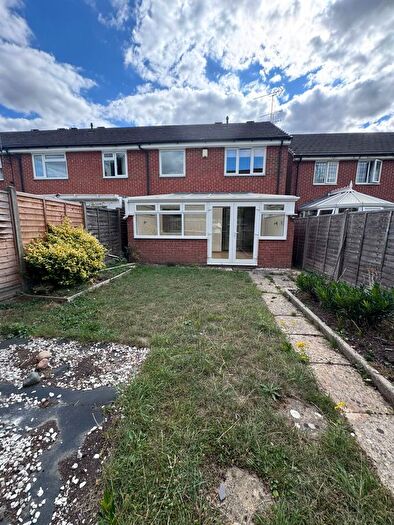 3 Bedroom Semi-Detached House To Rent In Whitwell Close, Luton, LU3