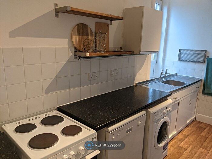 2 Bedroom Flat To Rent In Millar Street, Crieff, PH7