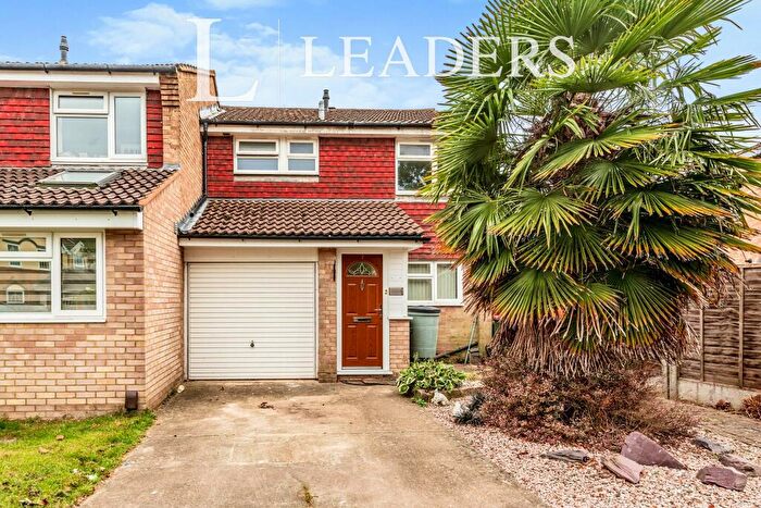 3 Bedroom End Of Terrace House To Rent In Beechside, Southgate, RH10