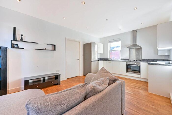 2 Bedroom Flat To Rent In North Street, Guildford, Guildford, GU1