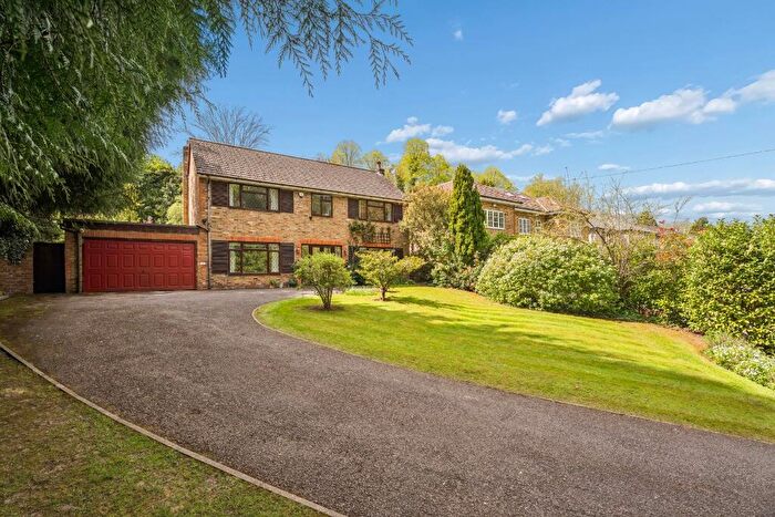 4 Bedroom Detached House For Sale In Claydon End, Chalfont St Peter Buckinghamshire, SL9
