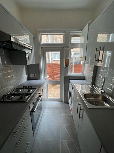 2 Bedroom Flat To Rent In Romford Road, London, E7