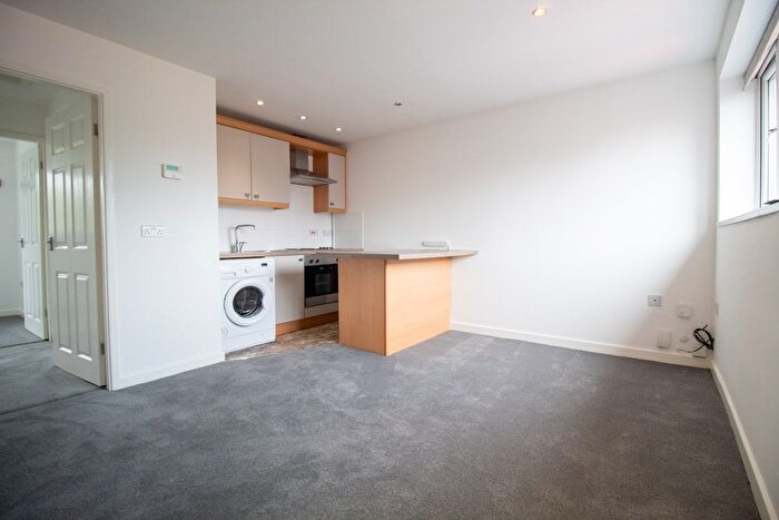 2 Bedroom Flat To Rent In Radcliffe Road, West Bridgford, NG2