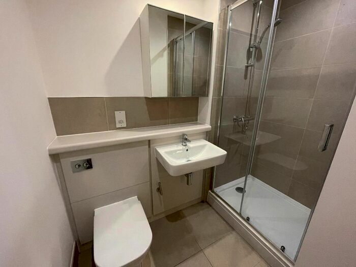 3 Bedroom Flat To Rent In Leaf Street, Hulme, Manchester, Lancashire, M15