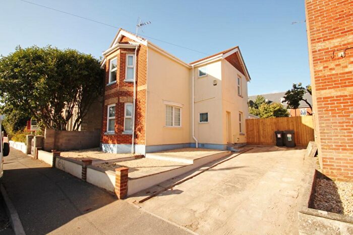 5 Bedroom Property To Rent In Maple Road, Bournemouth, BH9