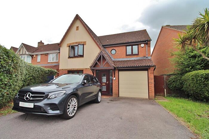 4 Bedroom Detached House For Sale In Fern Drive, Havant, PO9