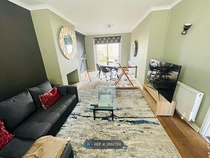 3 Bedroom Semi-Detached House To Rent In Malpas Road, Newport, NP20