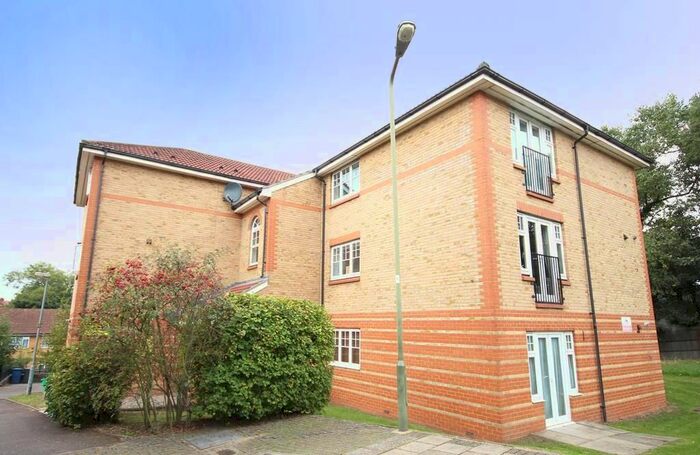 2 Bedroom Flat To Rent In Aster Court, Firethorn Close, Edgware, Middlesex, HA8