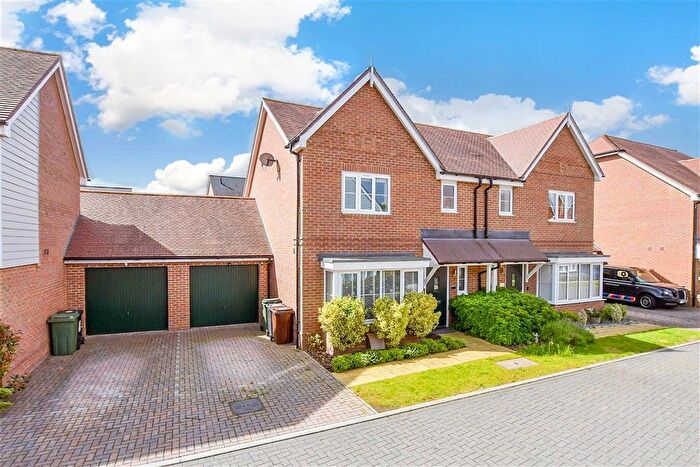 3 Bedroom Semi-detached House For Sale In Percival Way, Otham, Maidstone, Kent, ME15