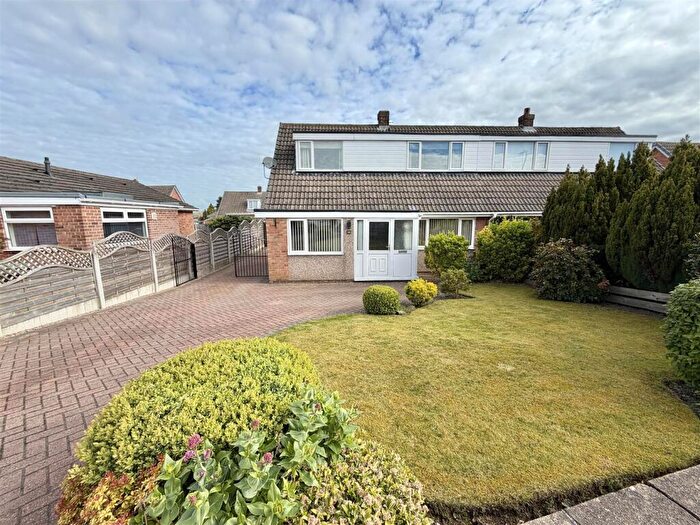 3 Bedroom Semi Detached House For Sale In Arran Drive, Garforth, Leeds, LS25