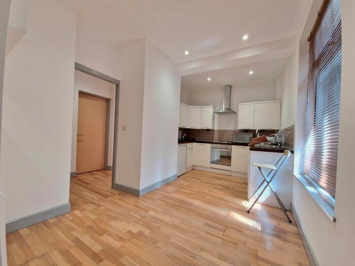 1 Bedroom Flat To Rent In Lendal, York, North Yorkshire, YO1