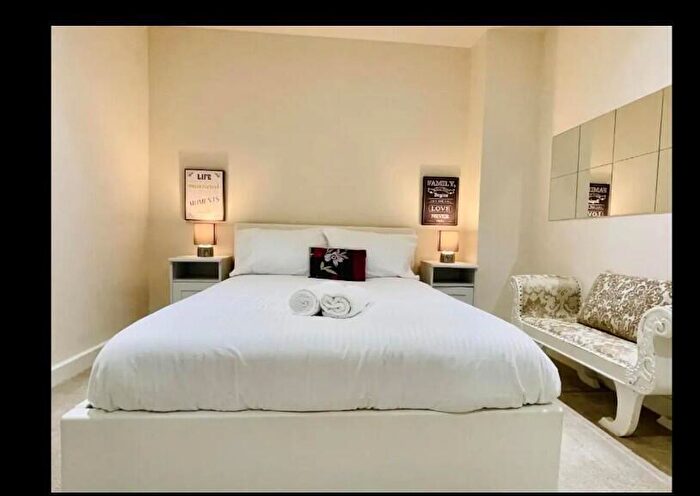 2 Bedroom Apartment To Rent In Beaufort Square, London, NW9