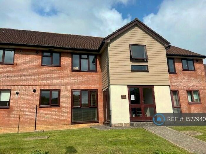 Studio To Rent In Bicknell Gardens, Yeovil, BA21