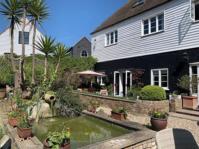 1 Bedroom Flat For Sale In Sea Street, Whitstable, CT5