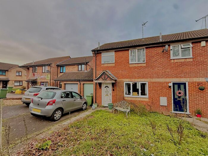 3 Bedroom Link Detached House For Sale In Woodstock Close, Hedge End, Southampton, SO30