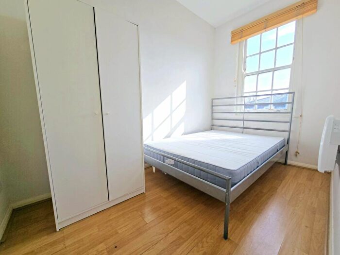 1 Bedroom Flat To Rent In Offord Road, Islington, N1