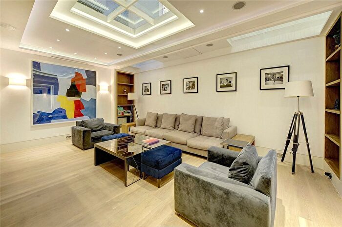 3 Bedroom Mews To Rent In Napier Place, London, W14